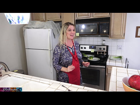 ❤️ Stepmom milking him in the kitchen before his date ❤️❌ Porno at porn en-us.fuckmymac.ru